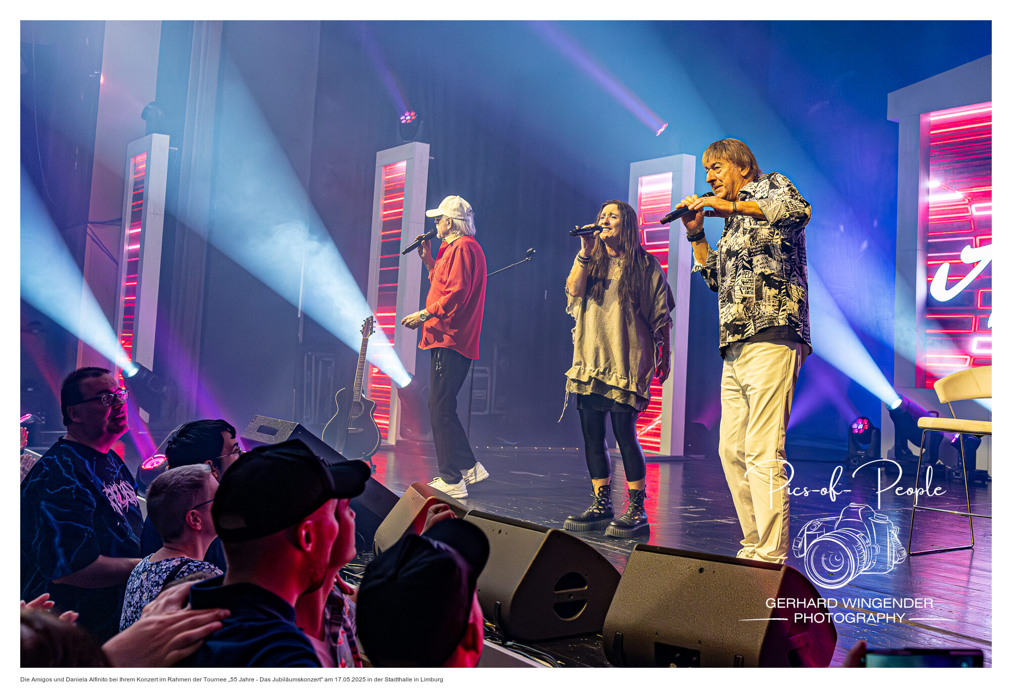 Die Amigos und Daniela Alfinito bei Ihrem Konzert im Rahmen der Tournee "55 Jahre - Das Jubiläumskonzert" am 17.05.2025 in der Stadthalle in LimburgFoto: Pics-of-People / Gerhard Wingender