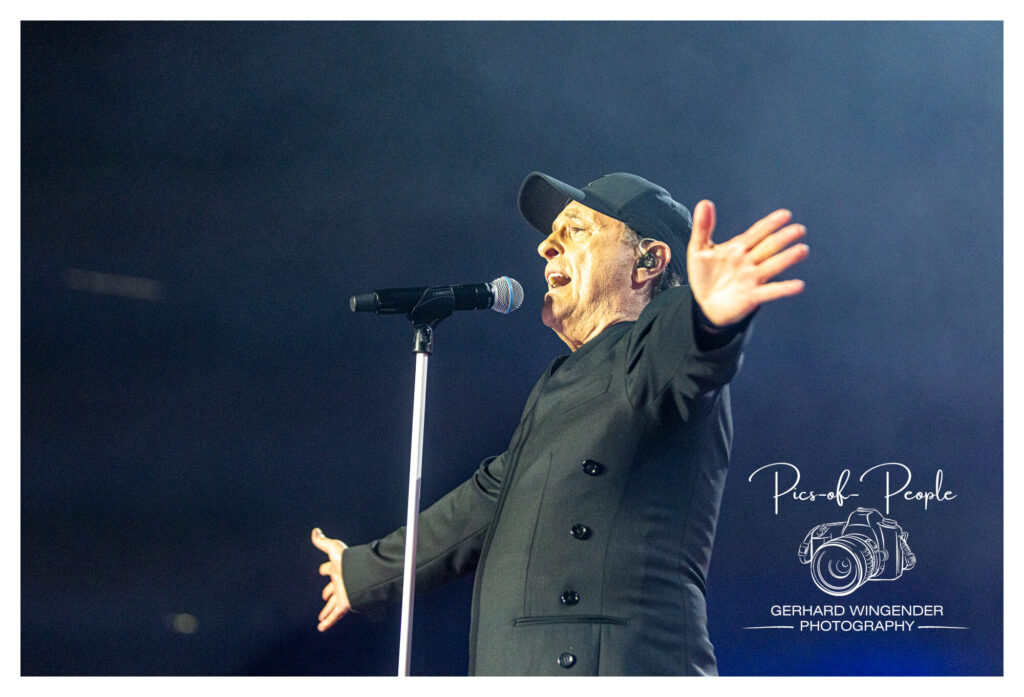 Peter Schilling beim Auftritt im Rahmen der Veranstaltung "Die 80er live" am 22.03.2025 in der Veltins-Arena Gelsenkirchen Foto: Gerhard Wingender