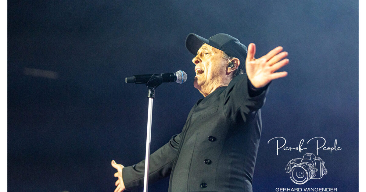 Peter Schilling beim Auftritt im Rahmen der Veranstaltung "Die 80er live" am 22.03.2025 in der Veltins-Arena Gelsenkirchen Foto: Gerhard Wingender