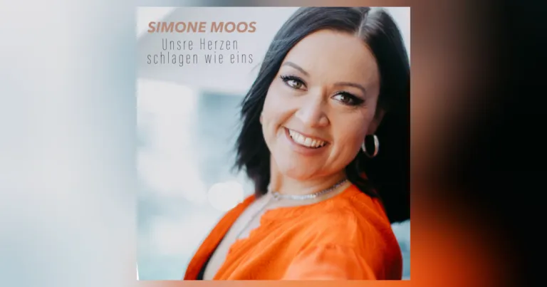 Simone Moos besingt mit „Unsre Herzen schlagen wie eins“ das große Glück der Liebe