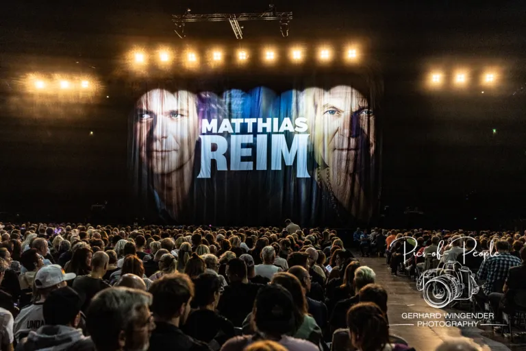 Matthias Reim in Köln: Große Gefühle, Familienmomente und eine Arena, die nicht sitzen bleiben will